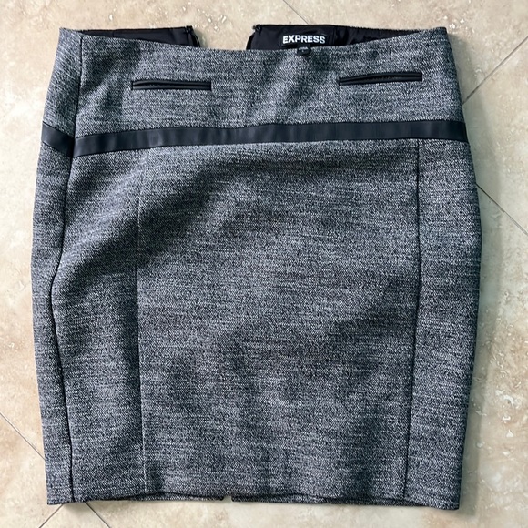 Size 2 Express tweed pencil skirt with faux leather details - Picture 1 of 8